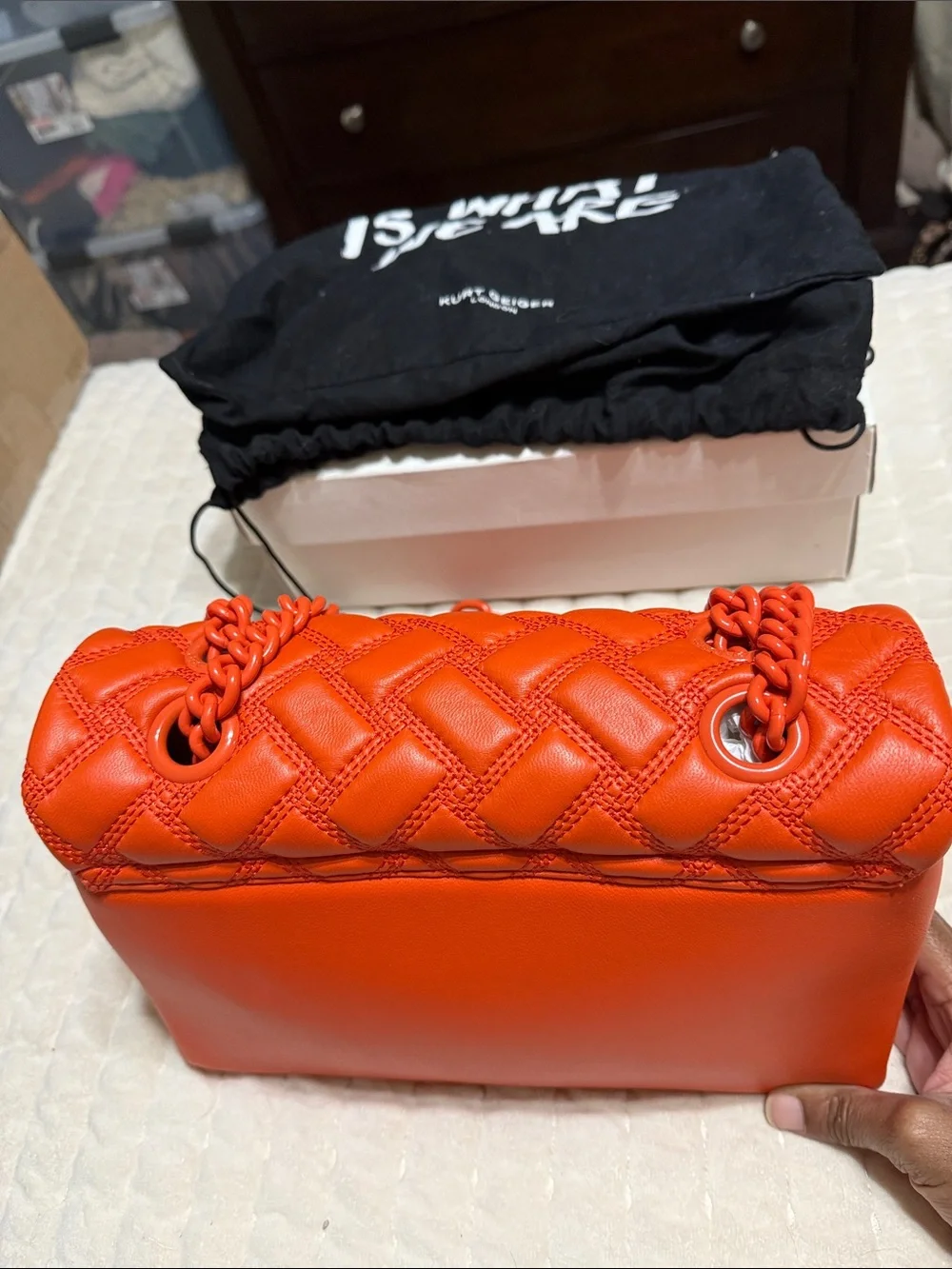 KURT GEIGER KENSINGTON DRENCH BAG ORANGE. Soft lambskin leather.
